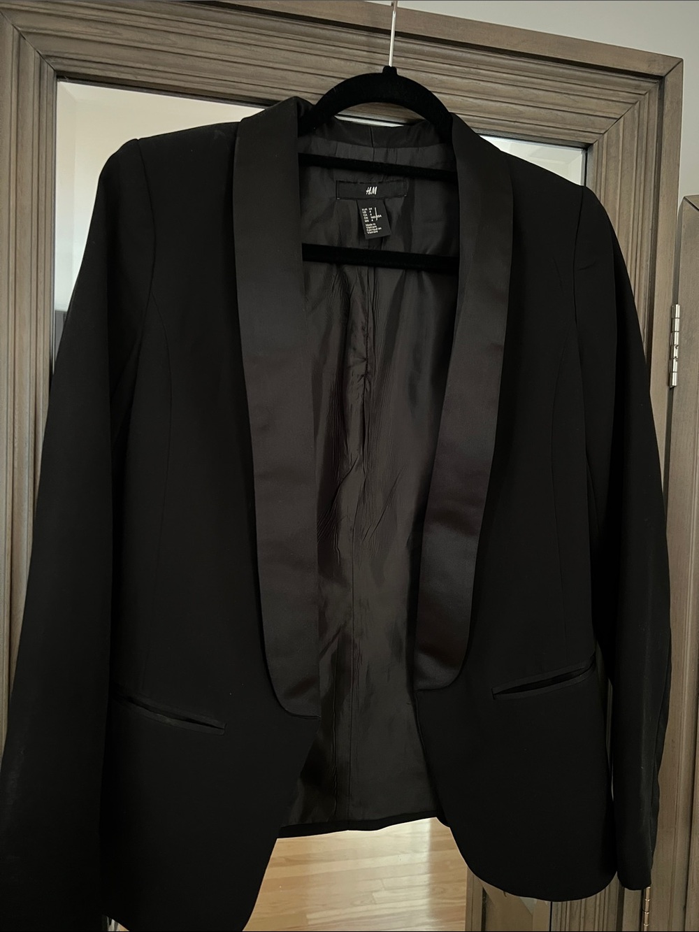 H&M Black Satin Lapel Tuxedo Blazer